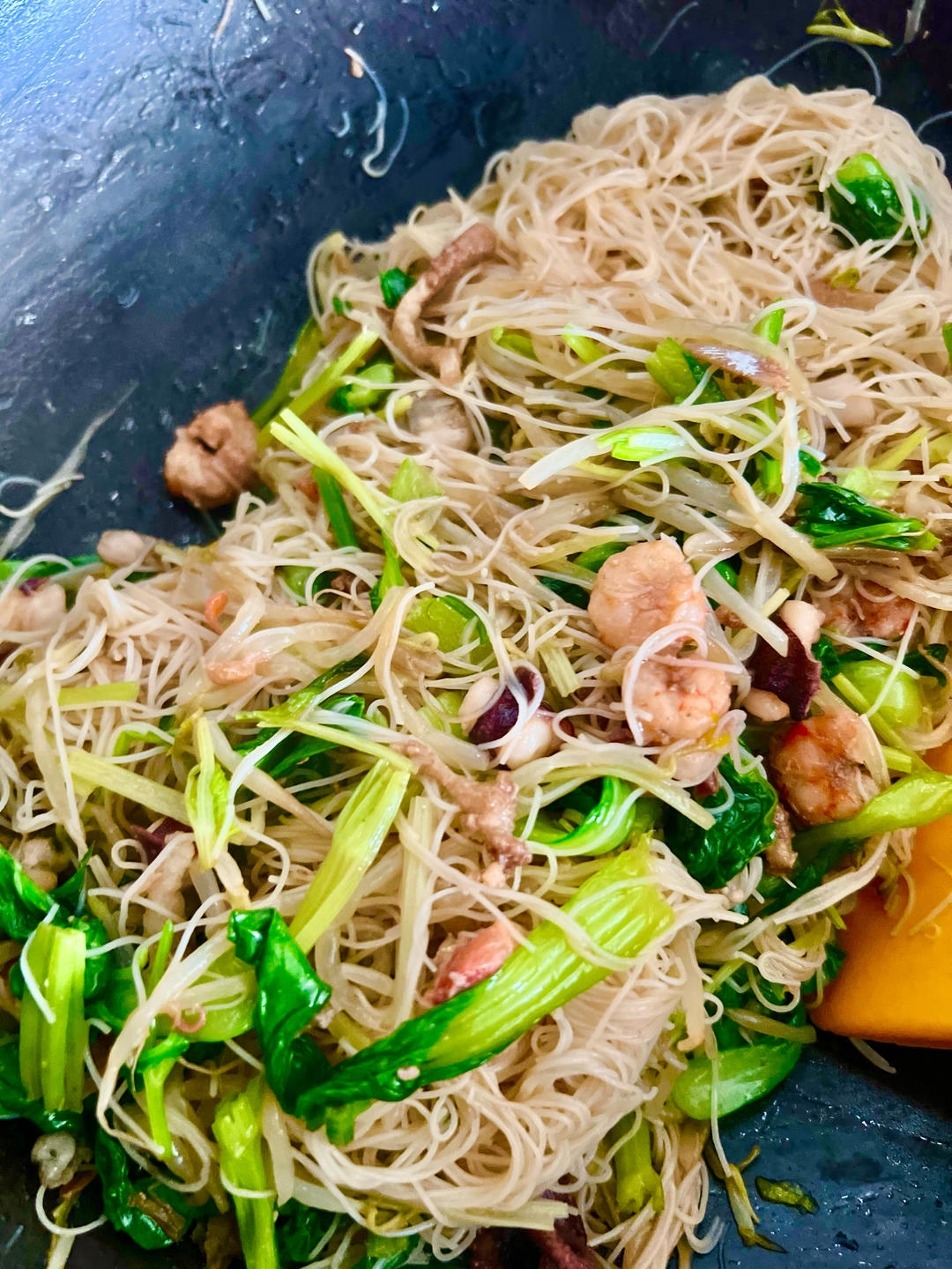 探索平潭美食：海鲜炒米粉
