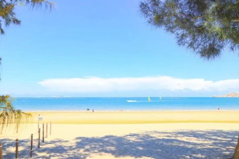 平潭坛南湾：适合亲子游的“白金海岸”，享受海滩、日出与水上活动